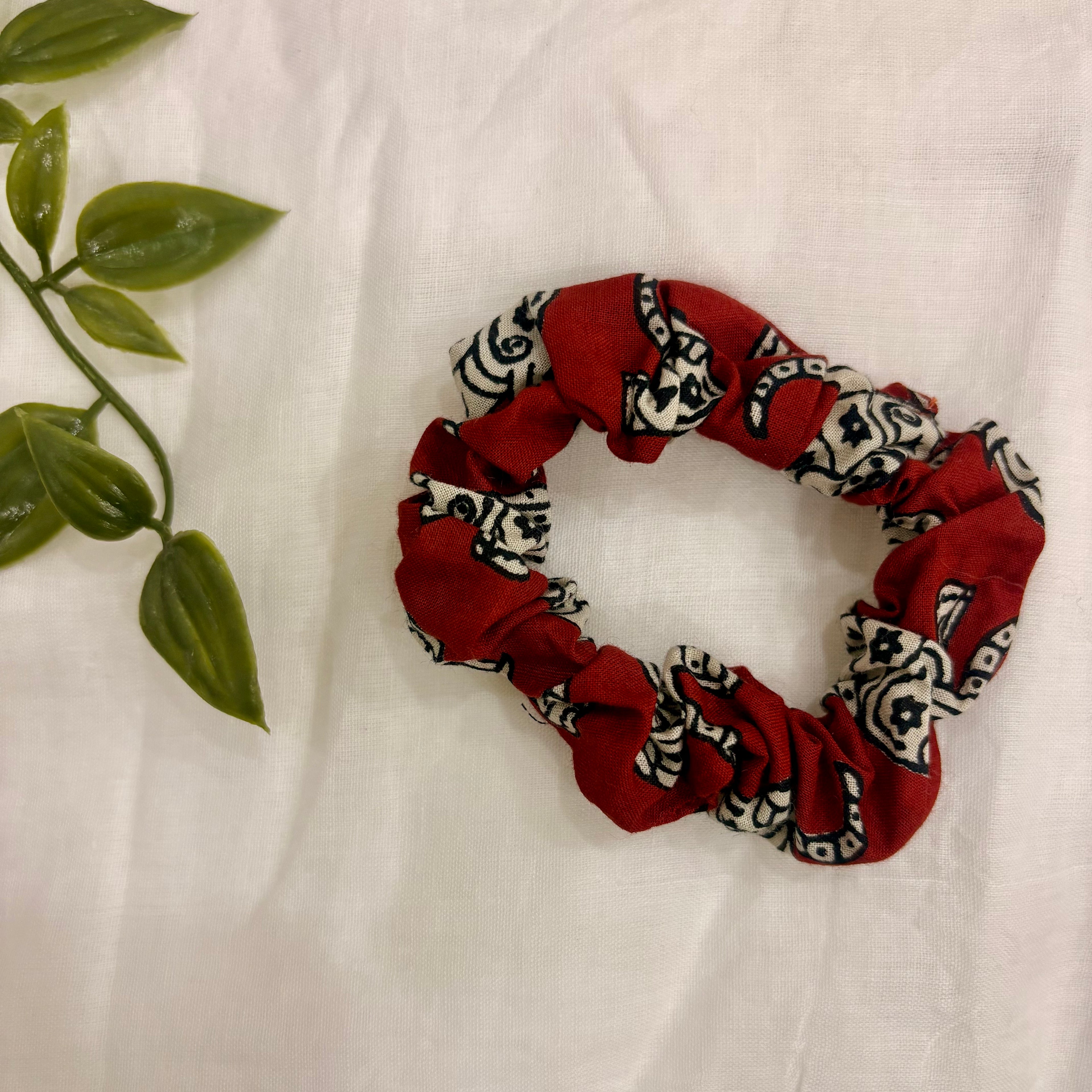 Hasti Scrunchie